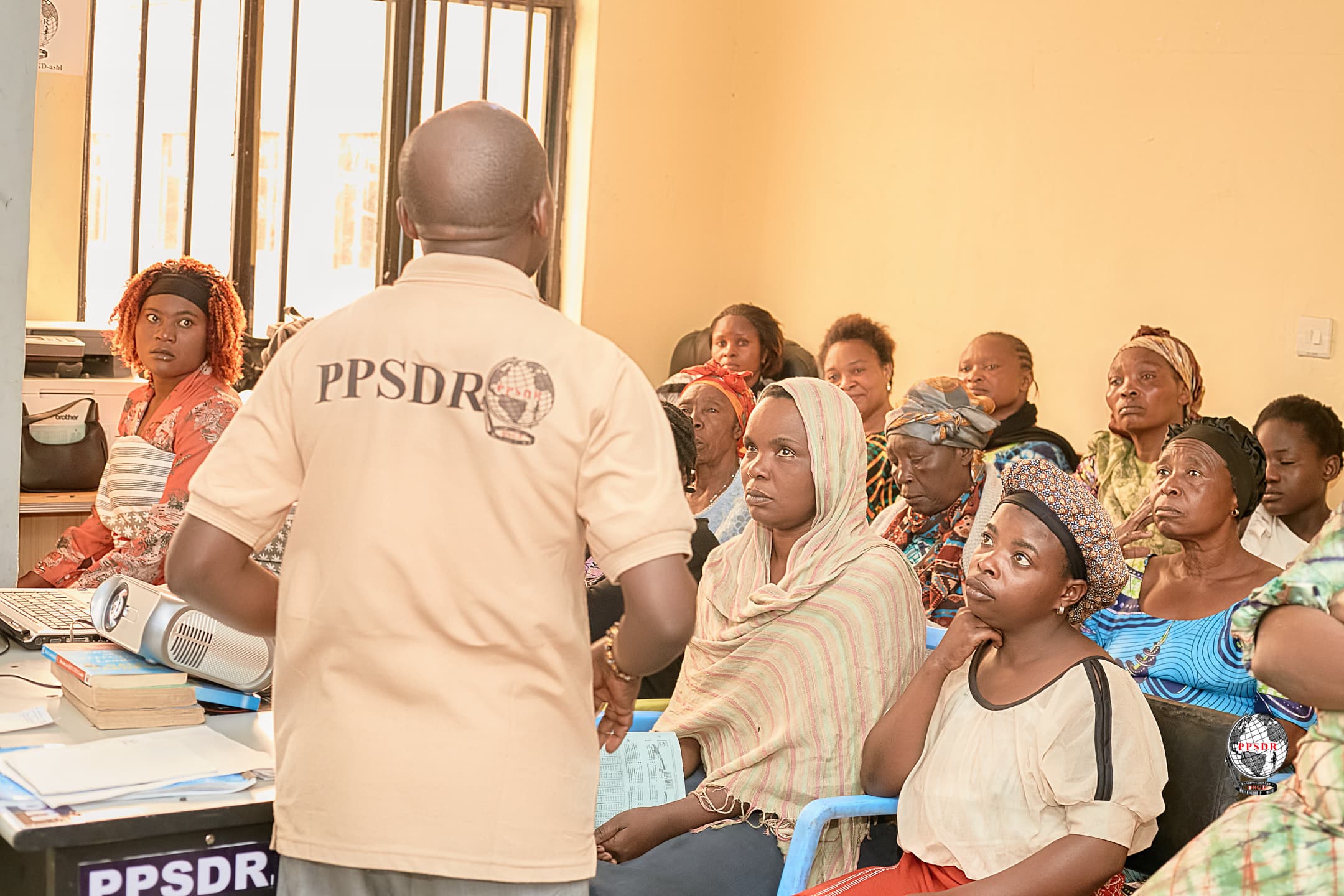 Séries de formations destinées aux ménagères de la ville de Goma, à l'Est de la RDC, sur la culture maraîchère hors sol pendant la crise de guerre de 2025-2026.